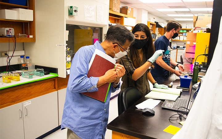 Nadakuduti Lab, UF/IFAS photo by Alex J. Lopez
