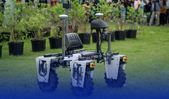 Apply Today image - rover in the field